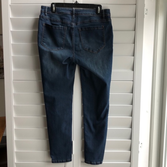Kensie Skinny Ankle Jeans - Picture 4 of 5